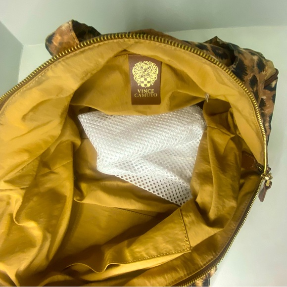 Vince Camuto Beach Bag - Picture 8 of 9